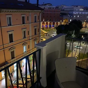 stayinbologna-2.emilia-romagnahotels.net/