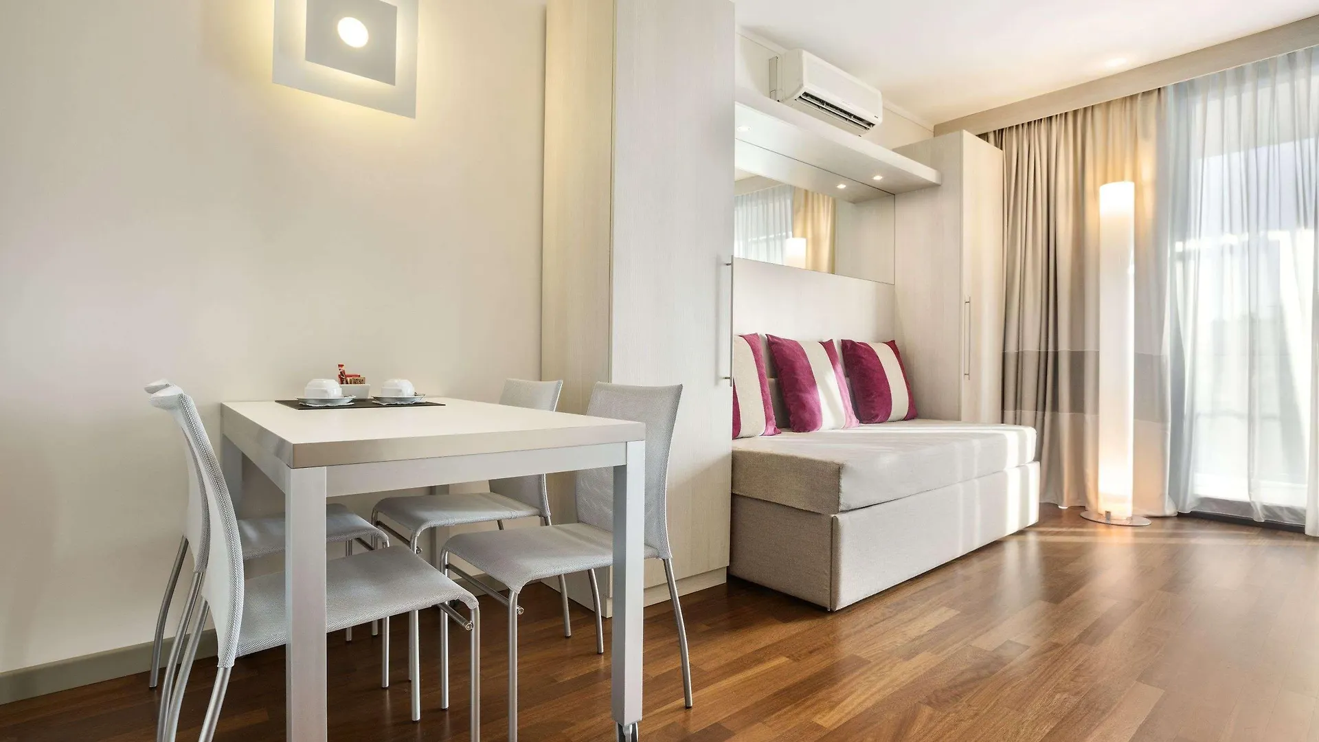 Ramada Plaza By Wyndham Milano Hotel 4*, Milan